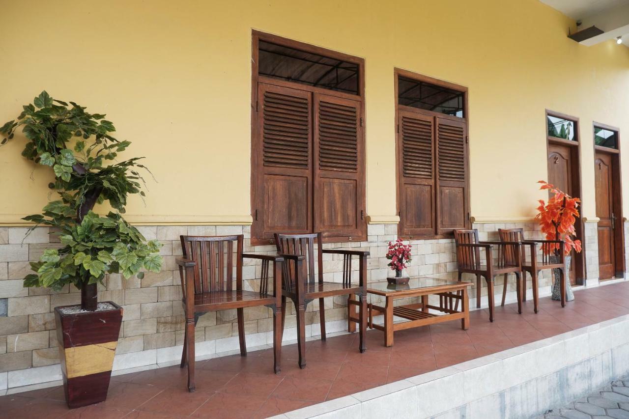 Oyo 405 Wisma Yosoputro Tanjungtirto Exterior photo