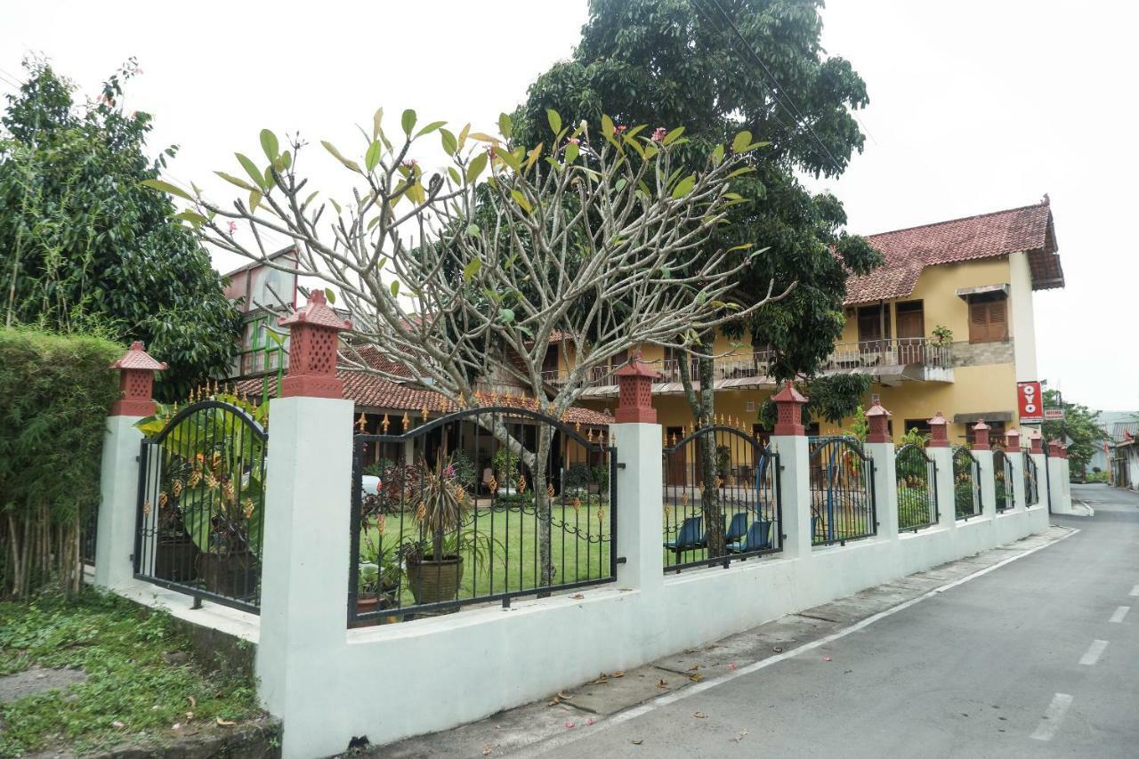 Oyo 405 Wisma Yosoputro Tanjungtirto Exterior photo
